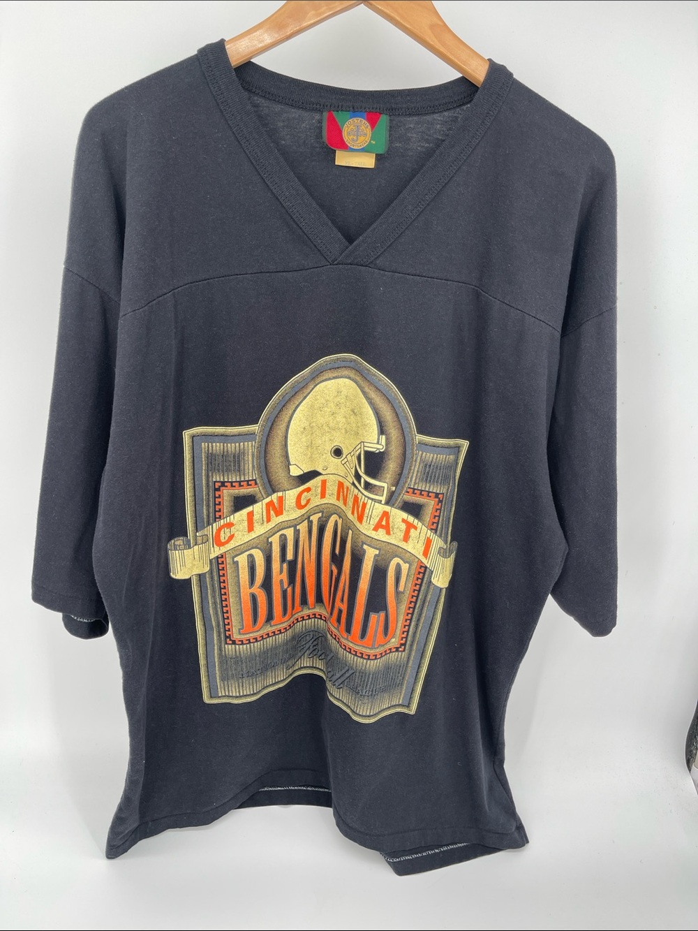 Vintage Jostens Sportswear Cincinnati Bengals V-Neck Men’s Shirt XL-Tall
